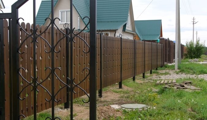 Строительство забора из дерева в Ошмянах